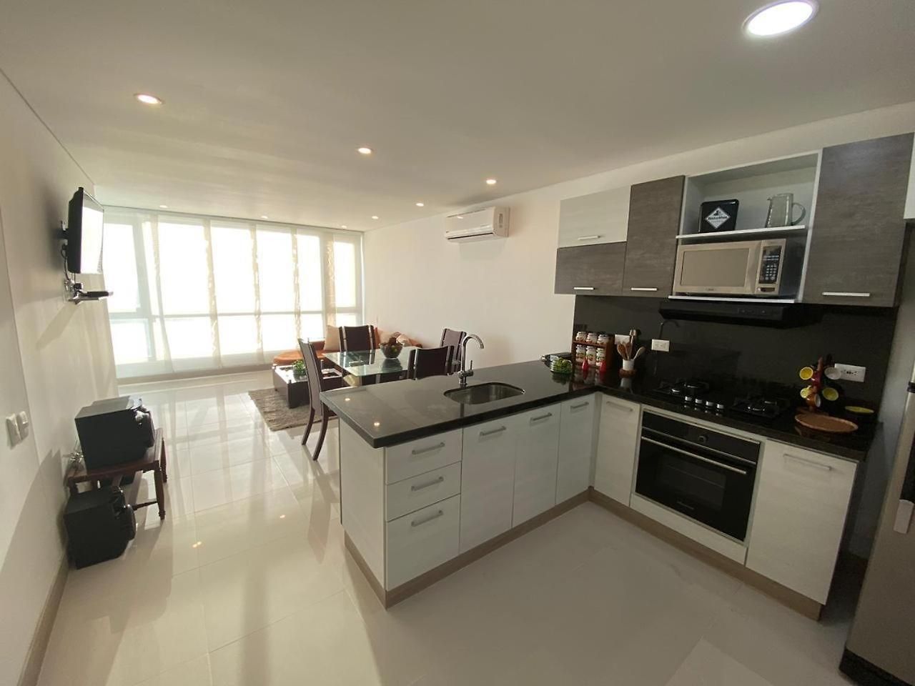En Palmetto Sunset-laguito, Apartamento *