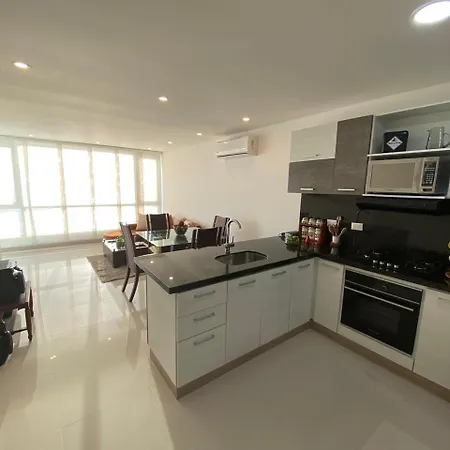 En Palmetto Sunset-laguito, Apartamento *